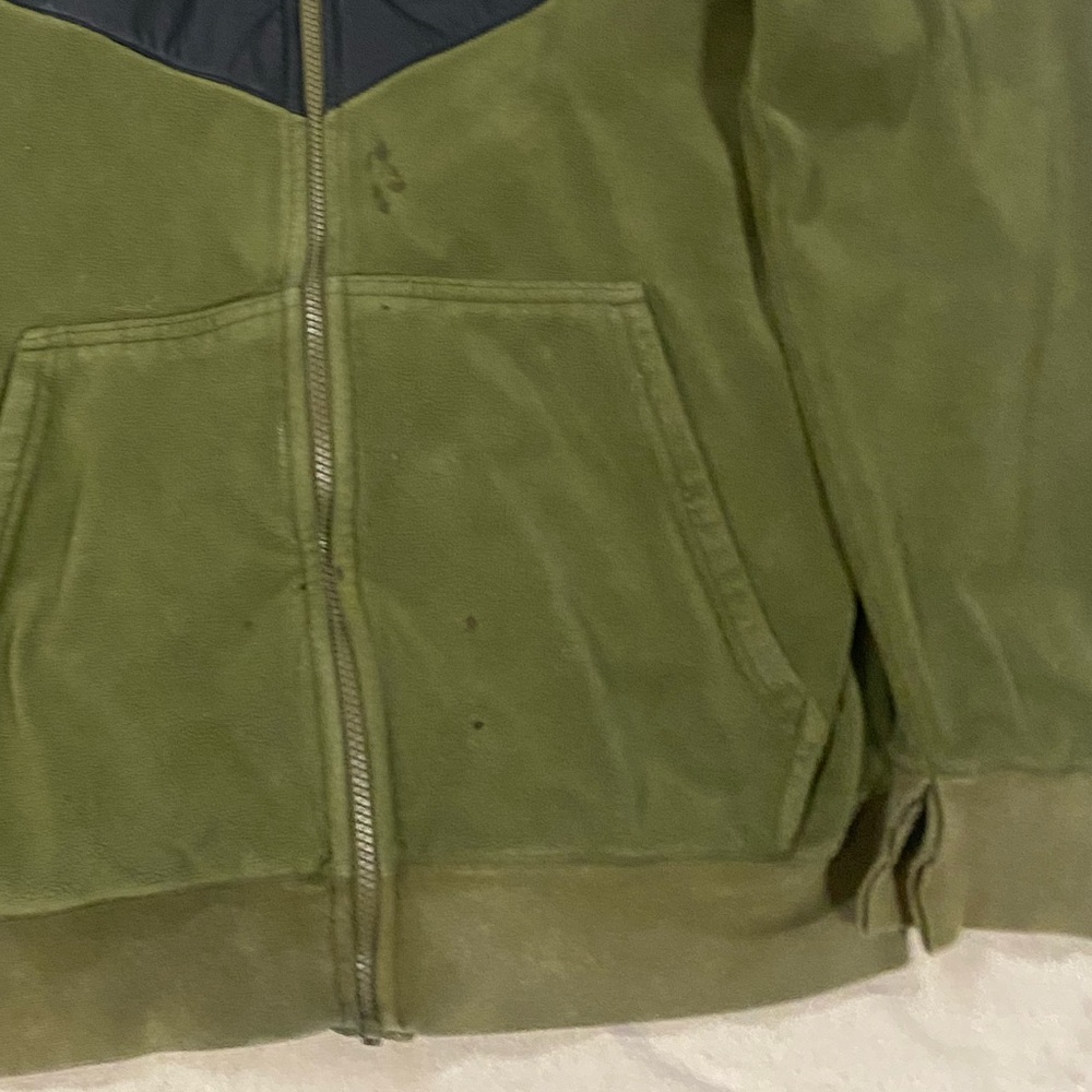 Nike Men's Olive zip up 
Condition is as seen in photos 
Size L